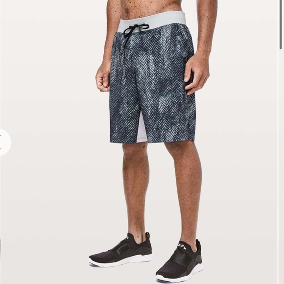 Lululemon T.H.E. Linerless Short 9" in Bleached Herringbone Multi Size Medium - Picture 1 of 14